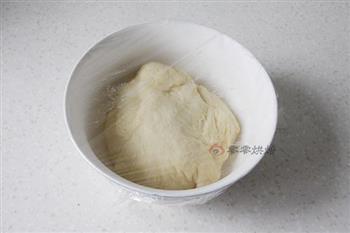 酸奶牛角面包的做法步骤3