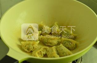 韭菜煎饺的做法步骤11