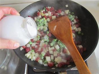 香肠土豆焖饭的做法步骤6