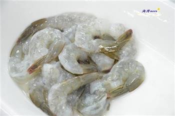 金丝沙拉凤尾虾的做法步骤6