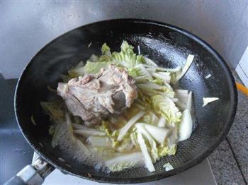 猪骨炖白菜的做法步骤5