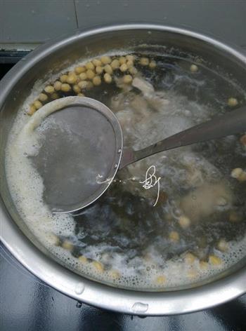 海带黄豆猪尾汤的做法图解5