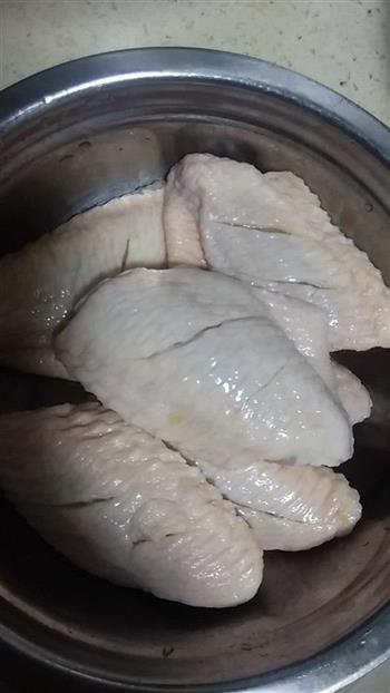 蚝油鸡翅的做法步骤1