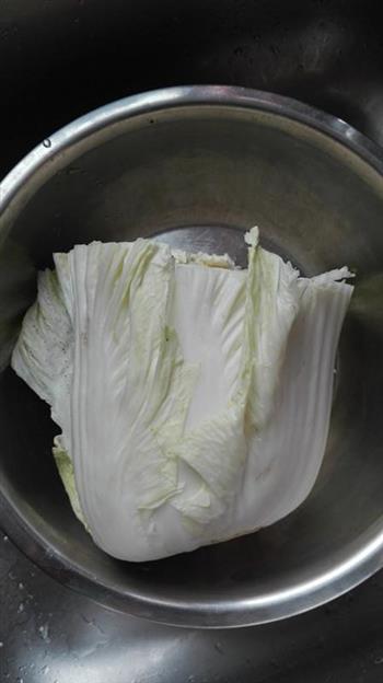 白菜猪肉水饺的做法步骤2