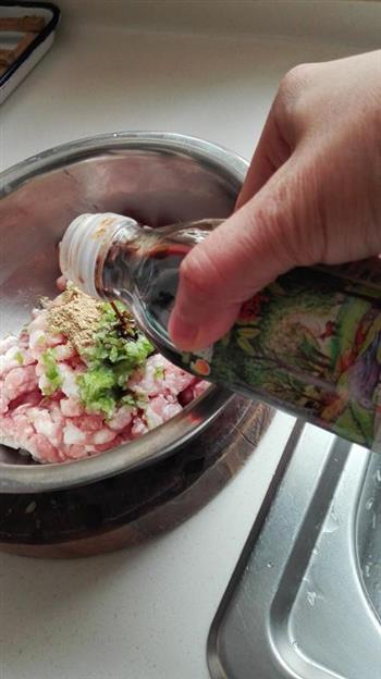 白菜猪肉水饺的做法步骤6