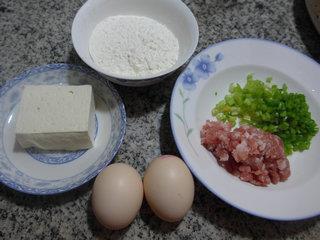 芹菜豆腐鸡蛋饼的做法步骤1