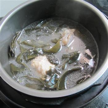 猪骨海带汤的做法步骤11