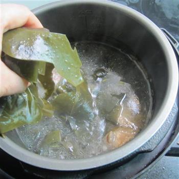 猪骨海带汤的做法步骤9