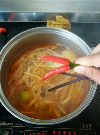 冬阴功酸笋土豆汤的做法步骤4