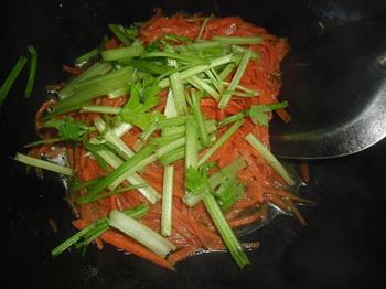 千张胡萝卜炒肉丝的做法步骤5