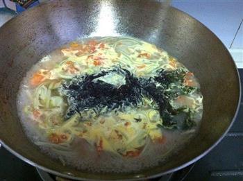 抹茶紫菜面汤的做法步骤6