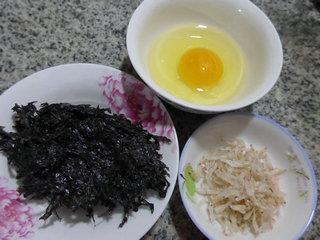 虾皮紫菜蛋花汤的做法步骤1