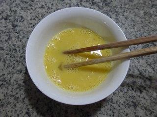 虾皮紫菜蛋花汤的做法步骤3
