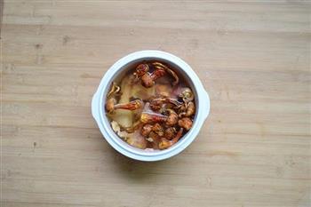 虫草花姬松茸炖鸡汤的做法步骤2