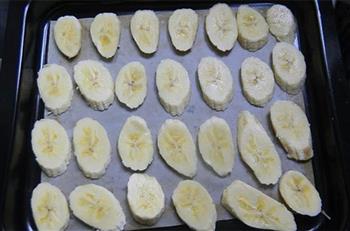健康零食烤香蕉片的做法步骤2