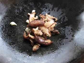 香菇油白菜的做法步骤8