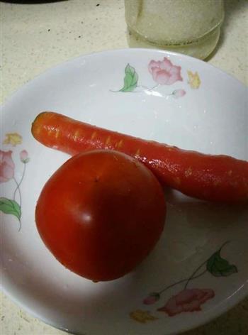 番茄胡萝卜羹的做法图解1