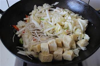 炖白菜冻豆腐粉条的做法图解4