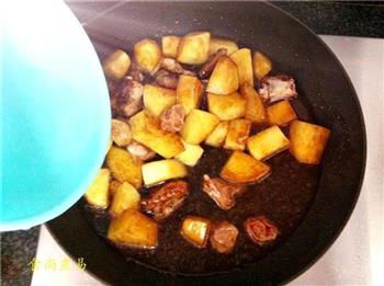 话梅排骨焖土豆的做法步骤9