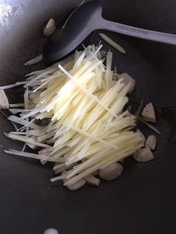 土豆丝炒肉丸的做法步骤5