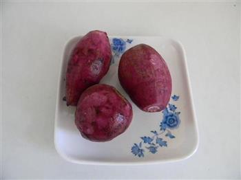 紫薯蛋白椰丝球的做法步骤1