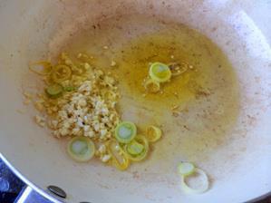 豆豉鲮鱼油麦菜的做法步骤3