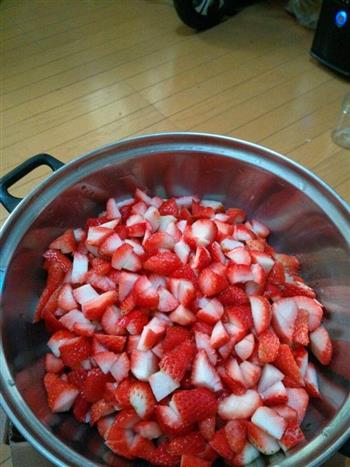 无添加草莓酱的做法步骤2