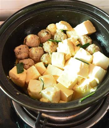 香菇肉丸煮豆腐的做法步骤6
