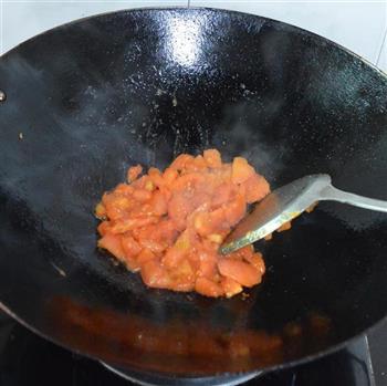 番茄瘦肉烫米粉的做法步骤4
