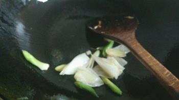 家常豆腐烧白菜的做法步骤3