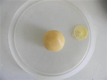 蜂蜜奶黄馅月饼的做法图解6