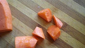 胡萝卜炖牛肉的做法步骤2
