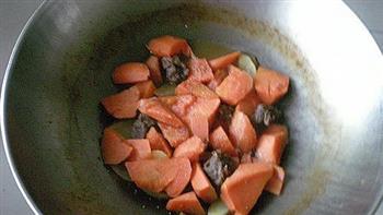 胡萝卜炖牛肉的做法步骤6