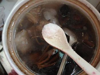 蛏干炖菌菇汤的做法步骤8