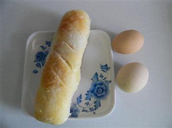 鸡蛋面包片的做法图解1