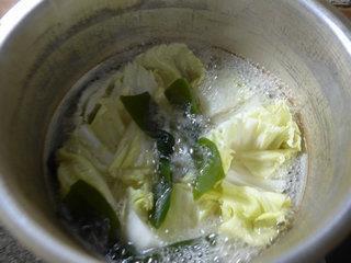 海带结白菜排骨汤的做法步骤8