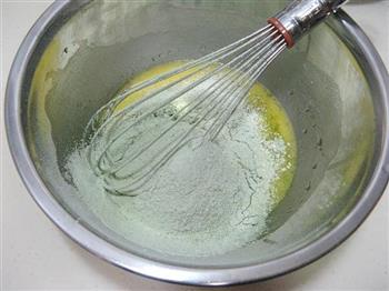 抹茶奶油蛋糕卷的做法步骤4