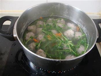 豌豆苗肉丸汤的做法步骤10