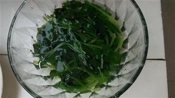 菠菜疙瘩汤的做法步骤1
