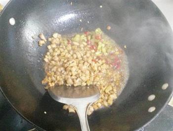 肉丁炒酸豇豆的做法步骤5