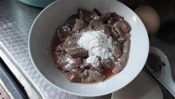 猪肝菠菜汤的做法步骤2