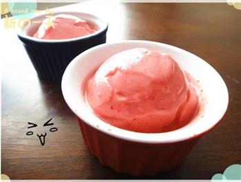 快速草莓冰淇淋的做法图解4
