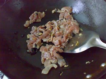 豉香蒜苔炒肉片的做法步骤3