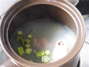 秋葵炖棒骨汤的做法步骤7