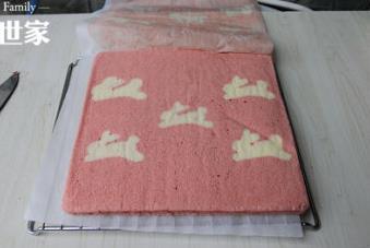 彩绘蛋糕卷的做法步骤16
