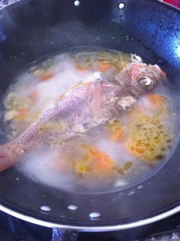 清炖鱼汤的做法步骤10