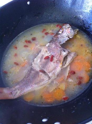 清炖鱼汤的做法步骤12