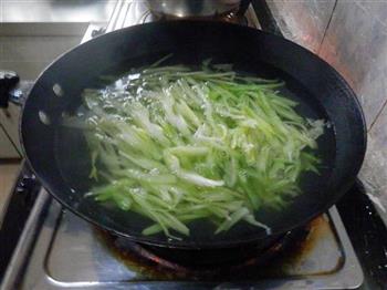 凉拌土豆粉芹菜的做法步骤3