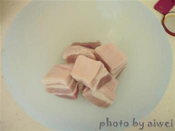 白菜猪肉炖粉条的做法图解2