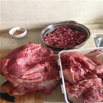 阿伊穆牙签牛肉的做法步骤1